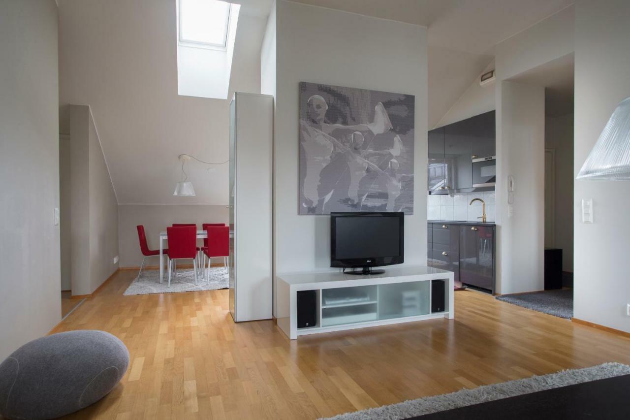 2Ndhomes 2Br City Center Penthouse With Balcony And Sauna Helsingfors Eksteriør bilde